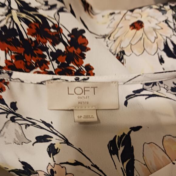 Loft Petites Sleeveless Floral Blouse NWOT - Picture 9 of 10